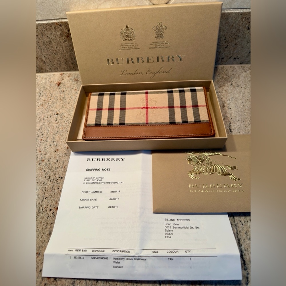 Burberry Continental wallet